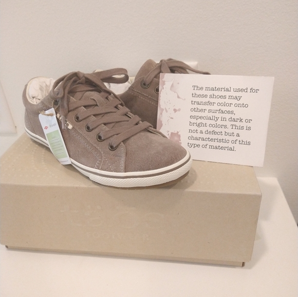Taos Retro Star Sneakers (new in box) - Picture 7 of 8